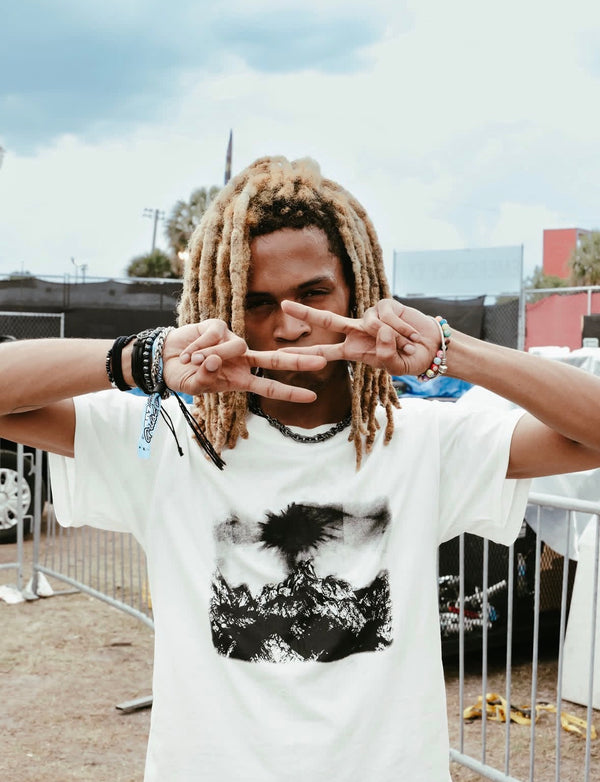 WHITE VELUM TEE