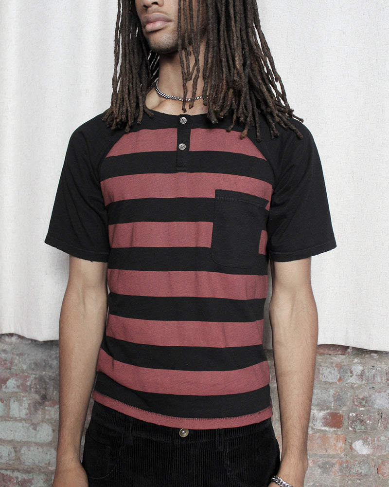 STRIPED MAST HENLEY TEE